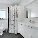 Four-bedroom In Σπίτι διακοπών *