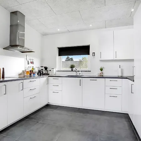 Four-bedroom In * هادرسليف