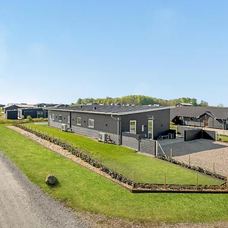 بيت للعطل Four-bedroom In *