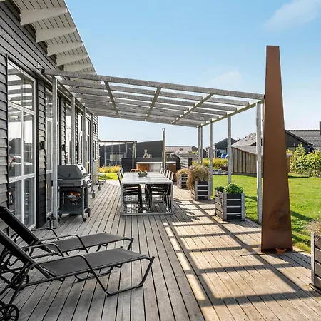 بيت للعطل Four-bedroom In *